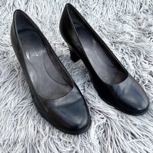 Aerosoles Comfort Heel Rest Design Black Leather Pumps Heels Women's sz 8.5